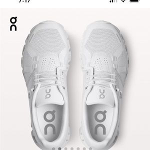 COPY - ON Cloud shoes, white, size 8, lightly worn